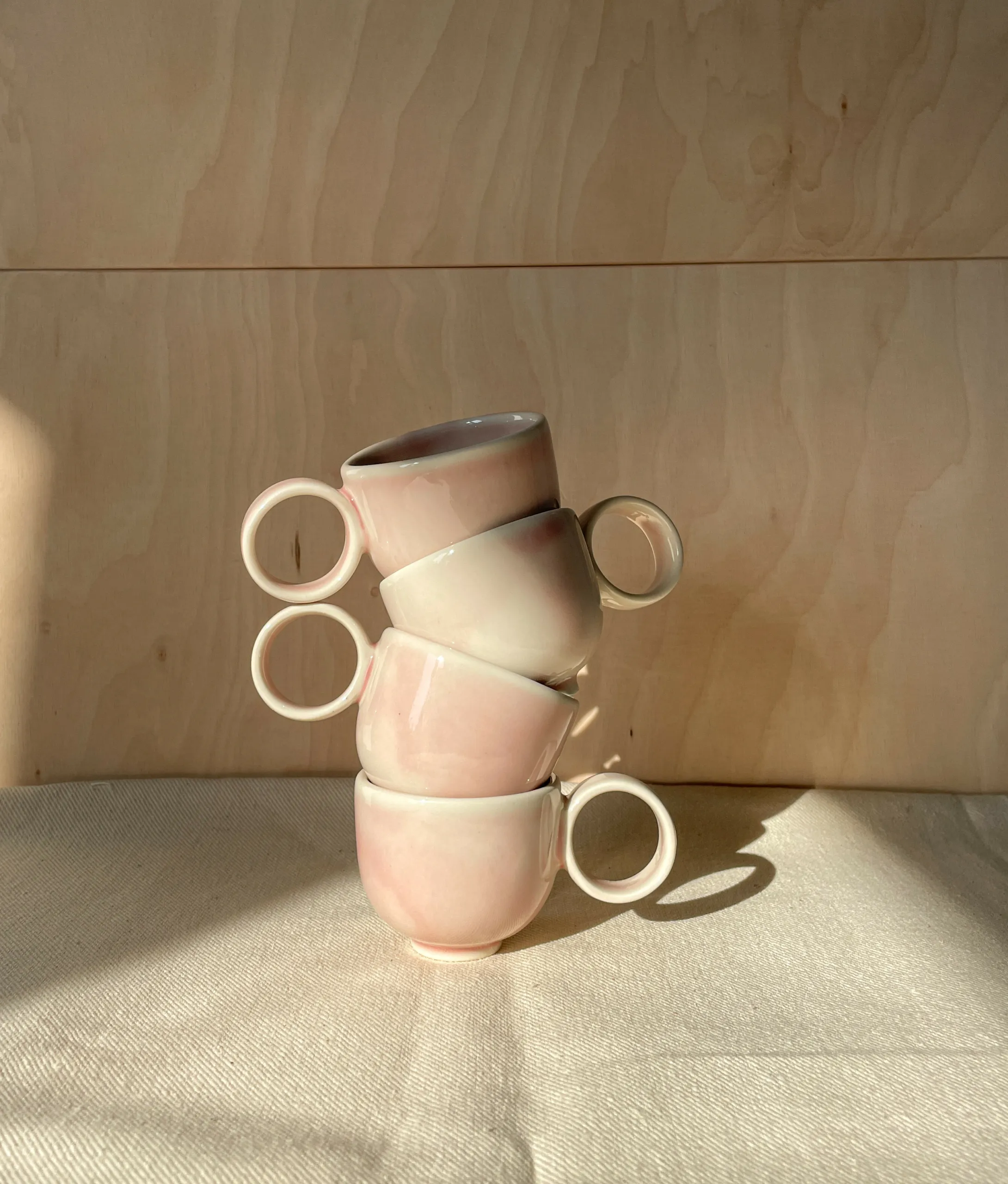 filiżanka do espresso z uchem 60 ml (jasny róż)