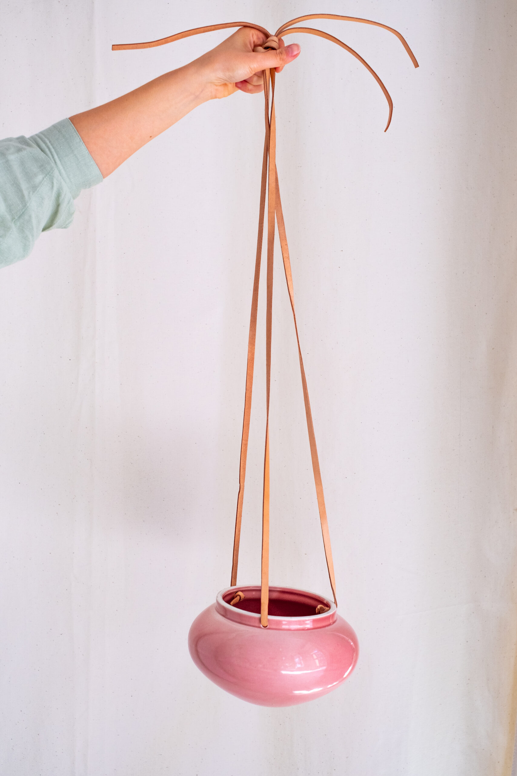 osłonka ceramiczna OVAL na rzemyku (jasny róż)