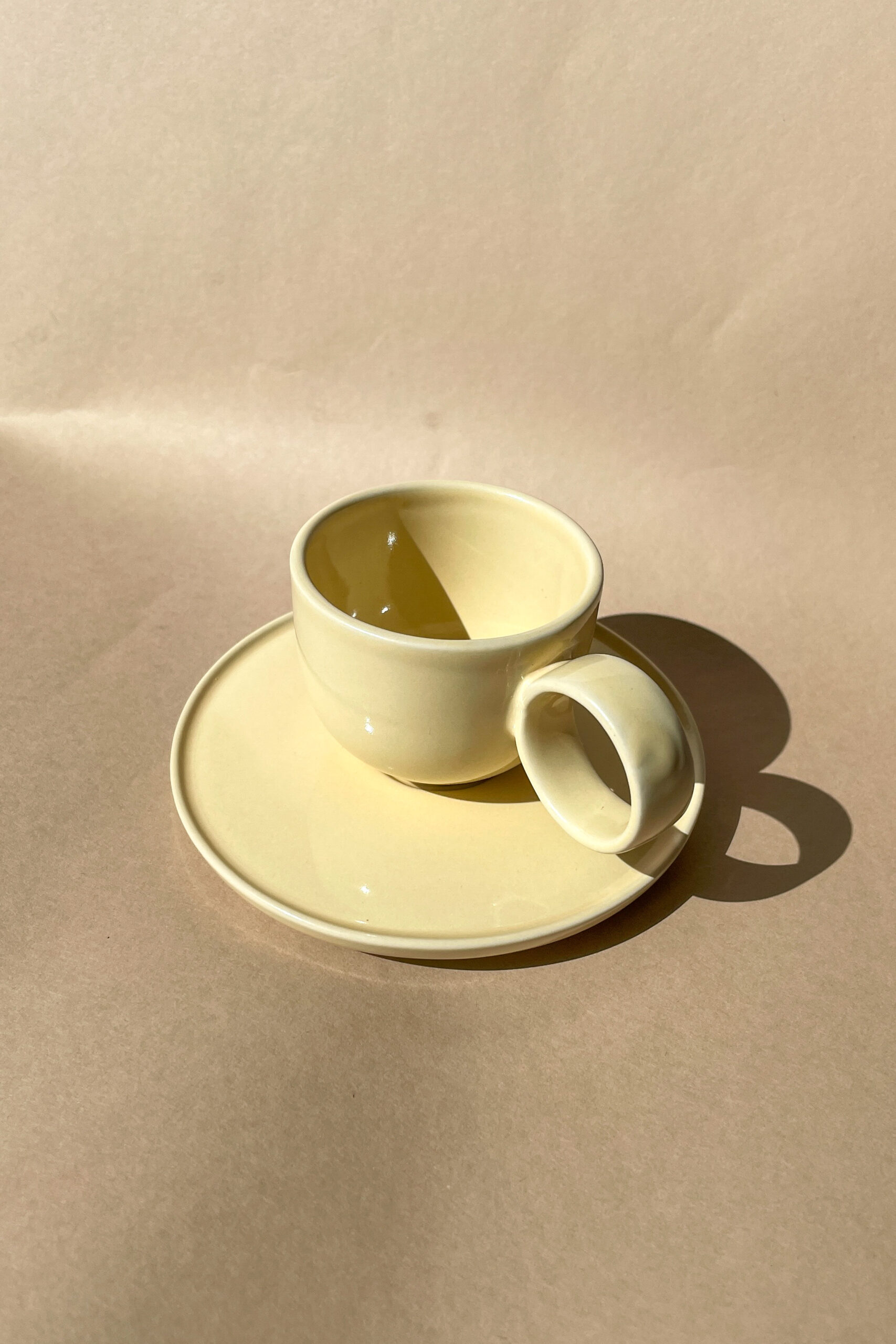 filiżanka do espresso z uchem 60 ml (jasny budyń)